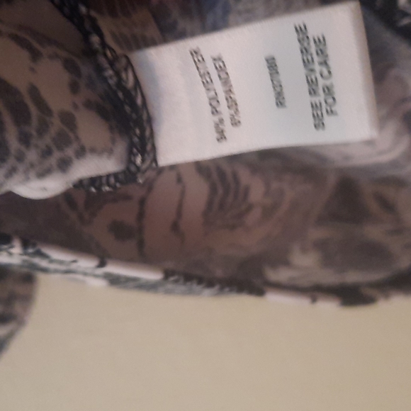 Cato Long Sleeve Black and White Blouse  *BOGO* - Picture 6 of 6